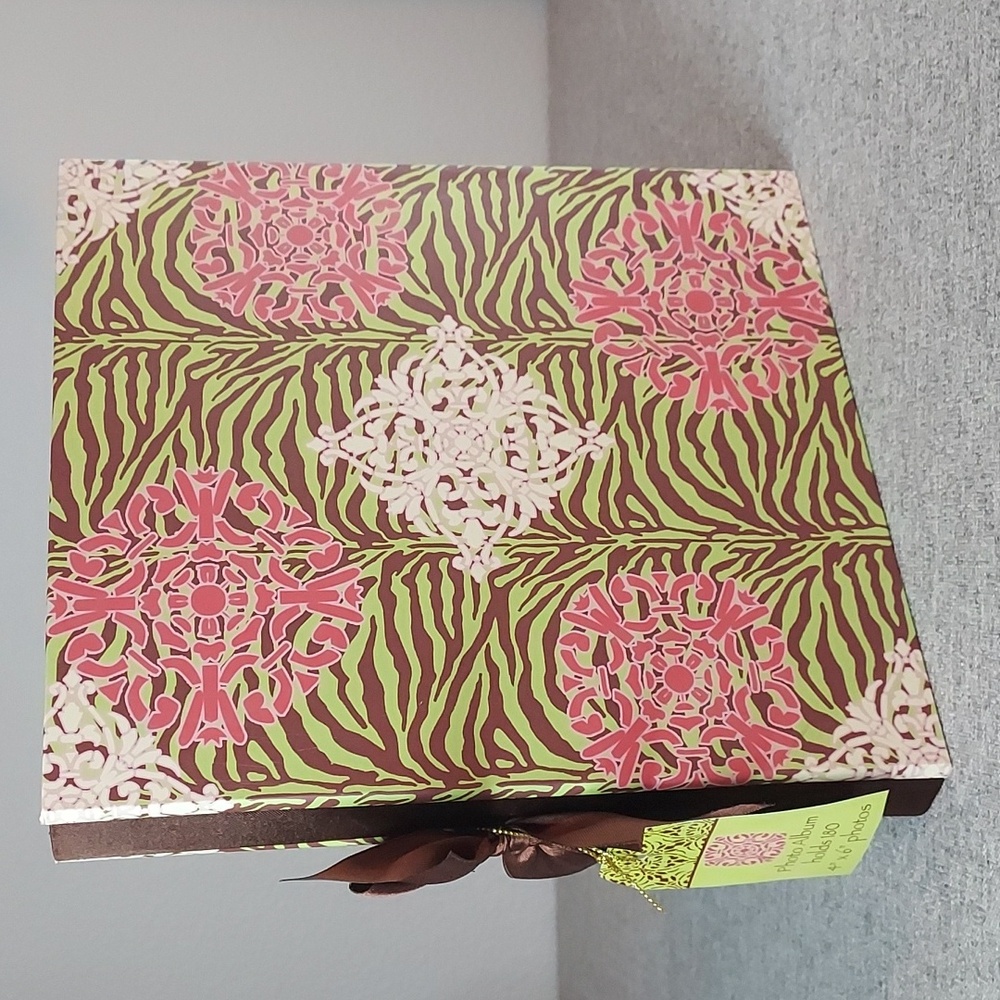 Green Pink Brown Animal Print Patterned 4x6 Photo Album Book Binder NWT
